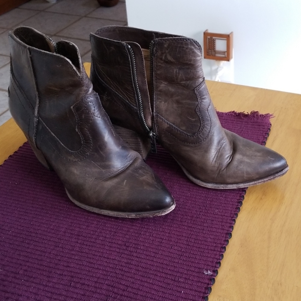 Frye Renee short boots